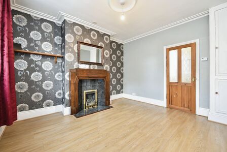 Beechwood Road, 2 bedroom Mid Terrace House for sale, £130,000