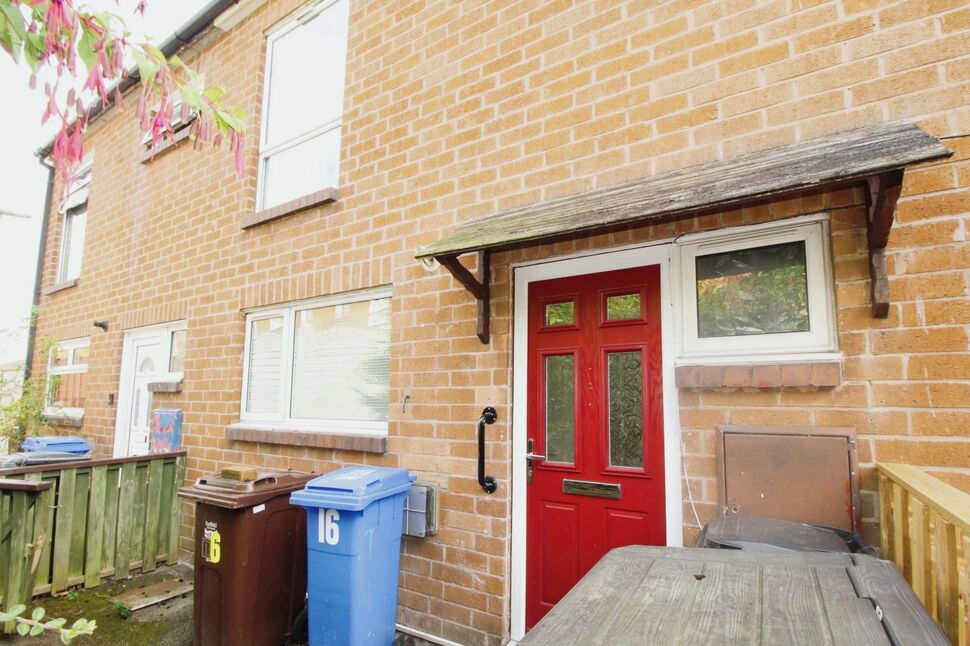 3 bedroom Mid Terrace House for sale