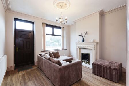 3 bedroom Mid Terrace House for sale