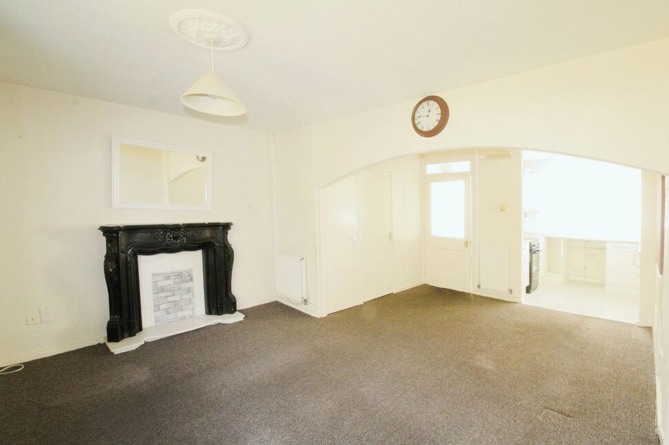 Main image of 3 bedroom  Flat to rent, Winn Grove, Sheffield, South Yorkshire, S6