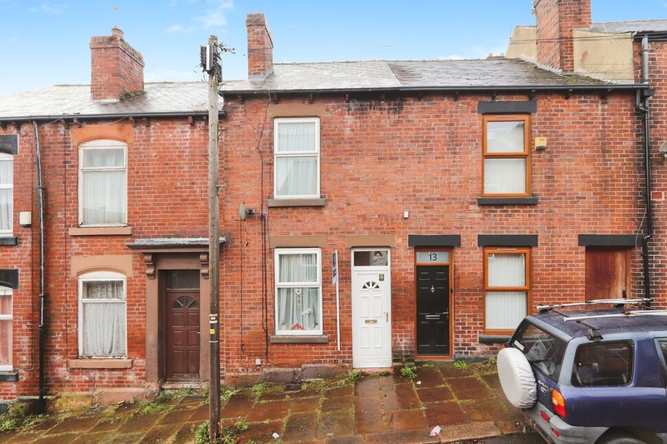 3 bedroom Mid Terrace House for sale