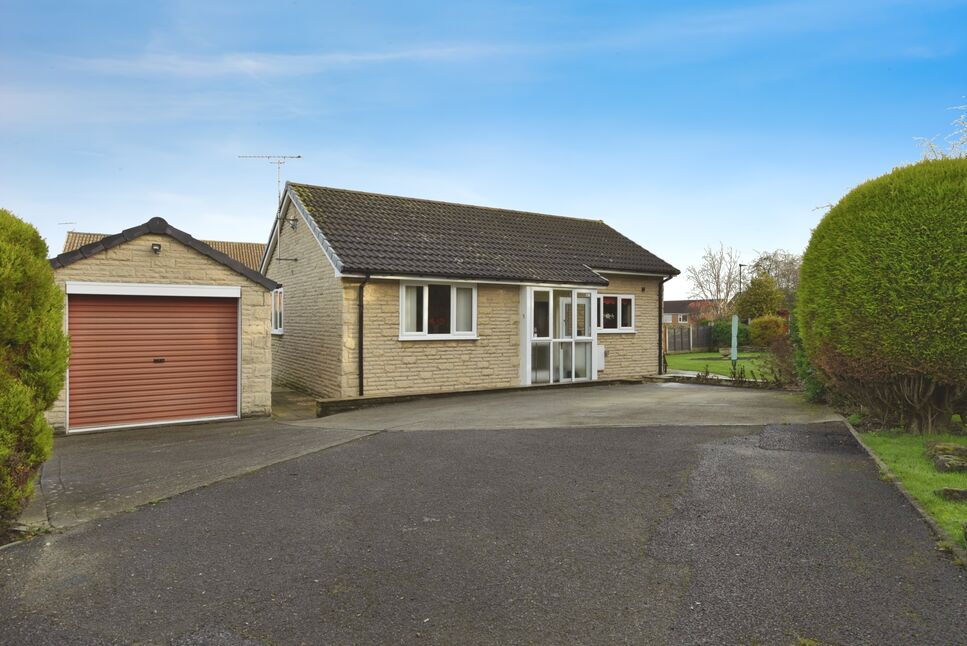 2 bedroom Detached Bungalow for sale