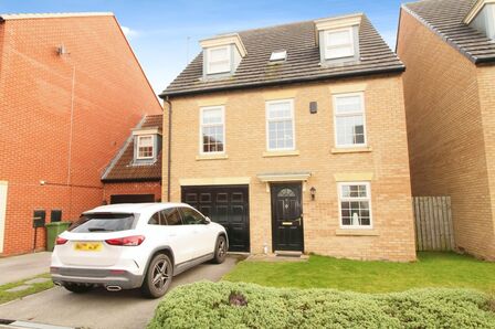 Renison Court, 4 bedroom Detached House to rent, £1,900 pcm