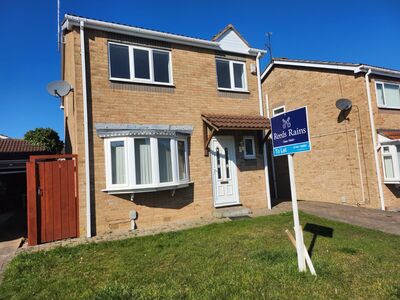 Howdale Road, 4 bedroom Detached House to rent, £1,100 pcm