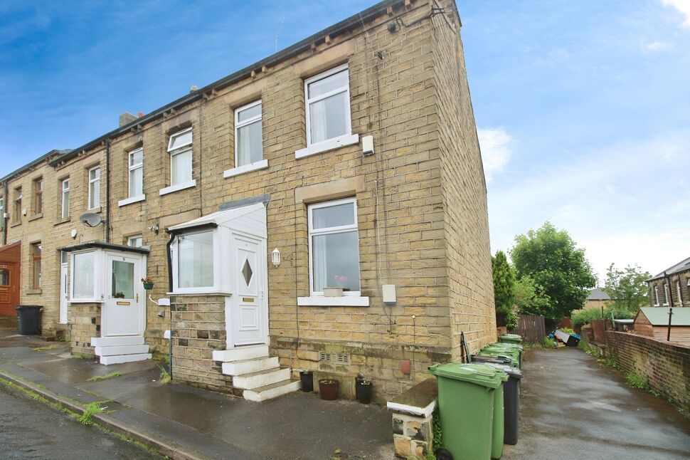 Main image of 3 bedroom End Terrace House for sale, Highroyd Lane, Moldgreen, Huddersfield, West Yorkshire, HD5