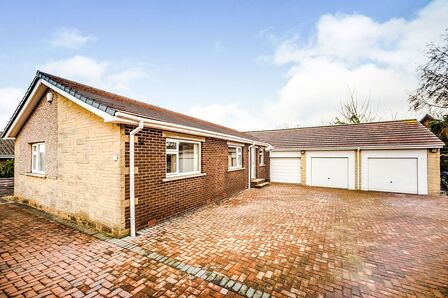 4 bedroom Detached Bungalow for sale