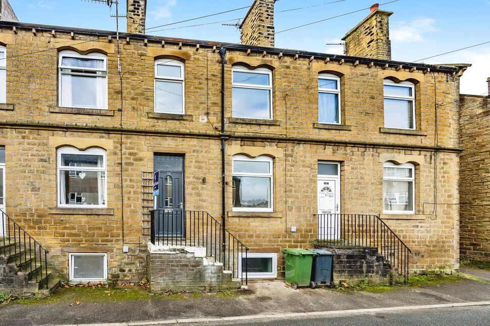 3 bedroom Mid Terrace House for sale