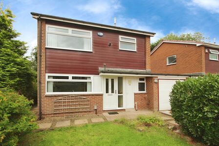 Butterwood Close, 3 bedroom Detached House to rent, £1,200 pcm