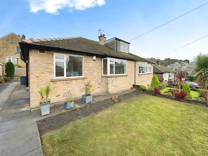 Main image of 2 bedroom Detached Bungalow to rent, Beaumont Street, Longwood, West Yorkshire, HD3