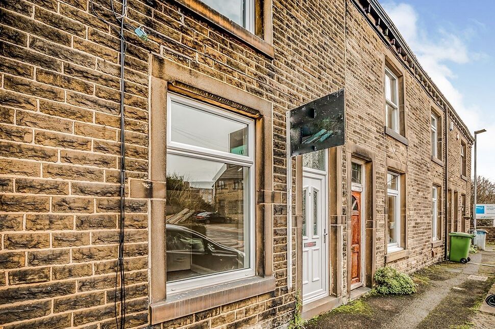 Main image of 2 bedroom Mid Terrace House to rent, Lyndhurst Road, Huddersfield, West Yorkshire, HD3