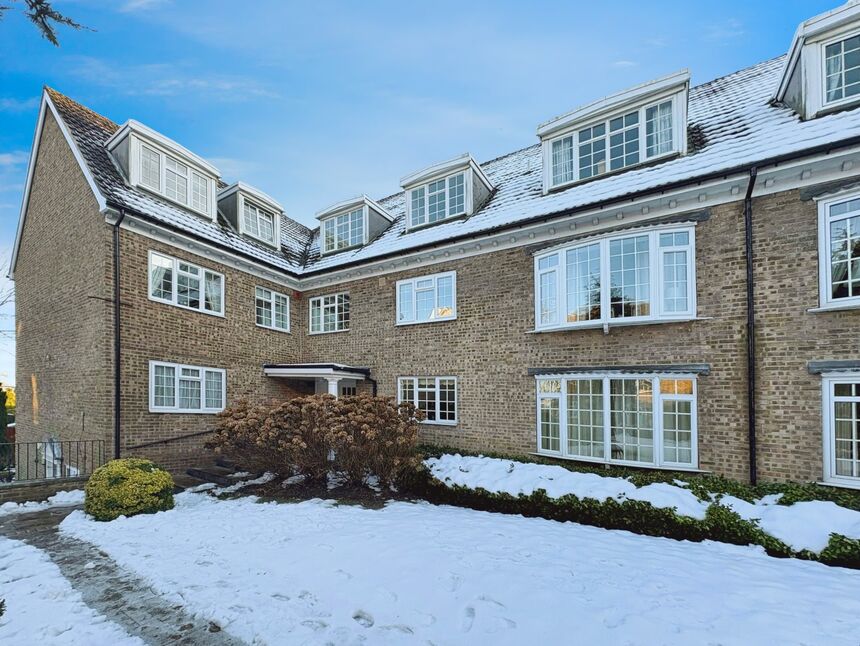 Main image of 2 bedroom  Flat for sale, Arncliffe Court, Croft House Lane, Marsh, West Yorkshire, HD1