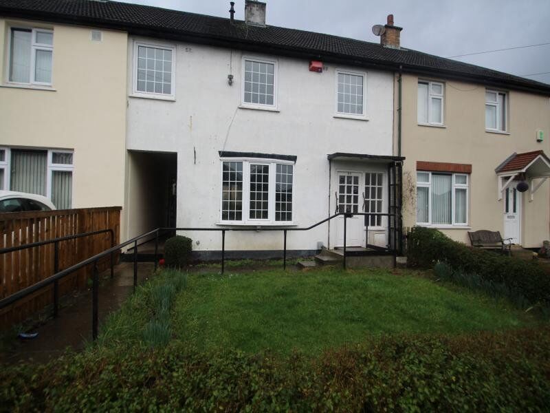 2 bedroom Mid Terrace House to rent