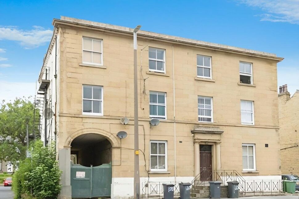 Main image of 2 bedroom  Flat to rent, Lockwood Road, Huddersfield, West Yorkshire, HD1