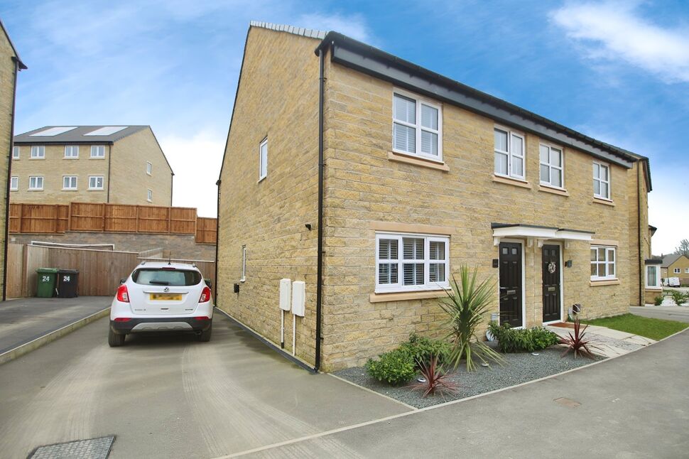 Main image of 3 bedroom Semi Detached House for sale, Spindle Walk, Huddersfield, West Yorkshire, HD2