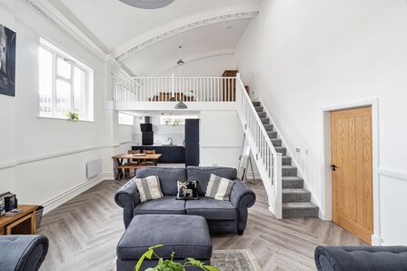 George Street, 1 bedroom  Flat to rent, £1,000 pcm