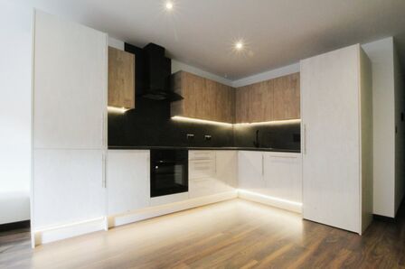 Silvester Street, 1 bedroom  Flat to rent, £775 pcm