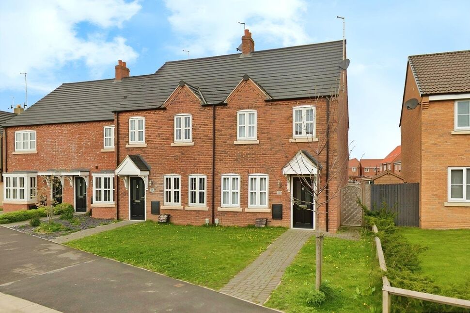 Main image of 3 bedroom End Terrace House for sale, Grosvenor Road, Kingswood, Hull, HU7