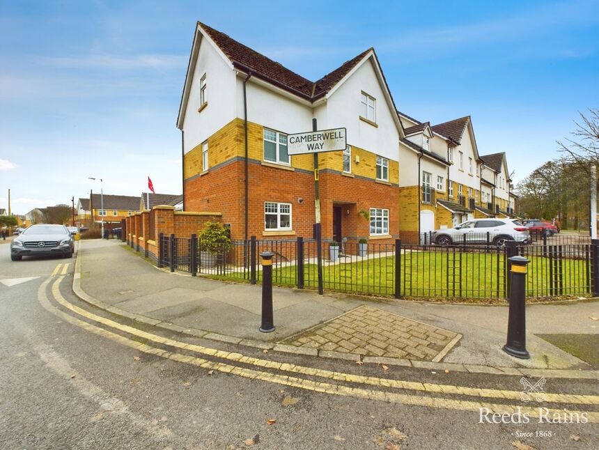 Main image of 4 bedroom Detached House for sale, Camberwell Way, Hull, East Yorkshire, HU8