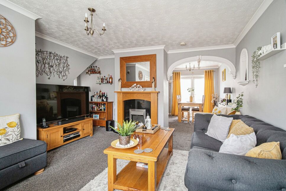 Main image of 3 bedroom Semi Detached House for sale, Cullingworth Avenue, Hull, East Yorkshire, HU6