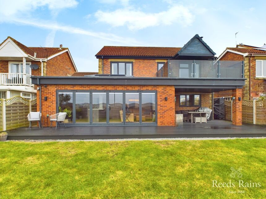 Main image of 4 bedroom Detached House for sale, Pilots Way, Victoria Dock, East Yorkshire, HU9