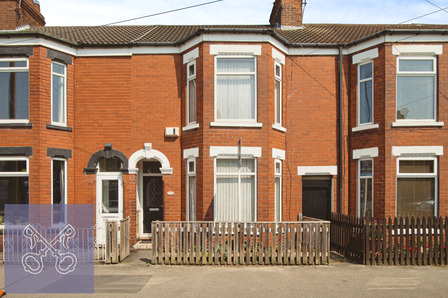 3 bedroom Mid Terrace House for sale