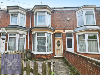 Chestnut Avenue, 2 bedroom Mid Terrace House for sale, £55,000