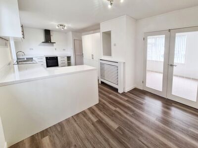 3 bedroom Mid Terrace House for sale