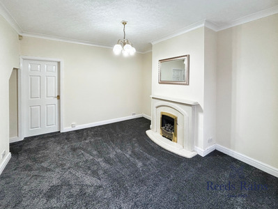 2 bedroom Mid Terrace House to rent