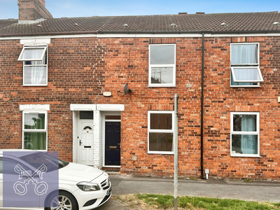 3 bedroom Mid Terrace House for sale