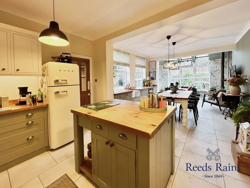 Kitchen / Dining Room