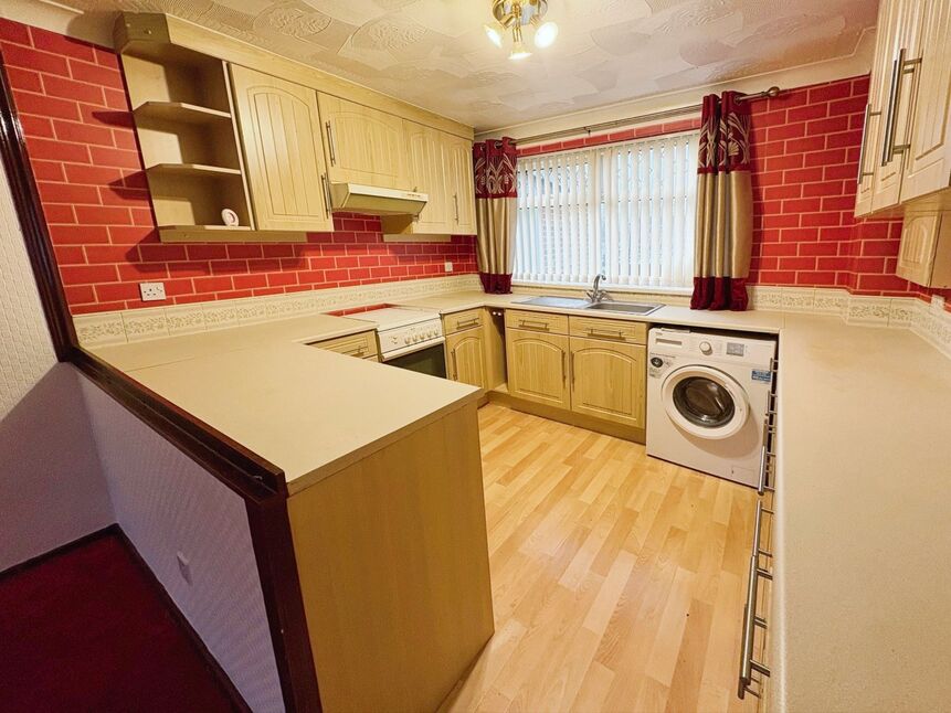 Kitchen / Dining Area