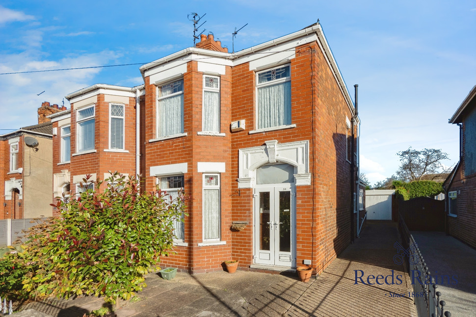 Main image of 3 bedroom Semi Detached House for sale, Ellesmere Avenue, Hull, East Yorkshire, HU8