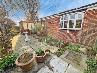 1 bedroom End Terrace Bungalow for sale