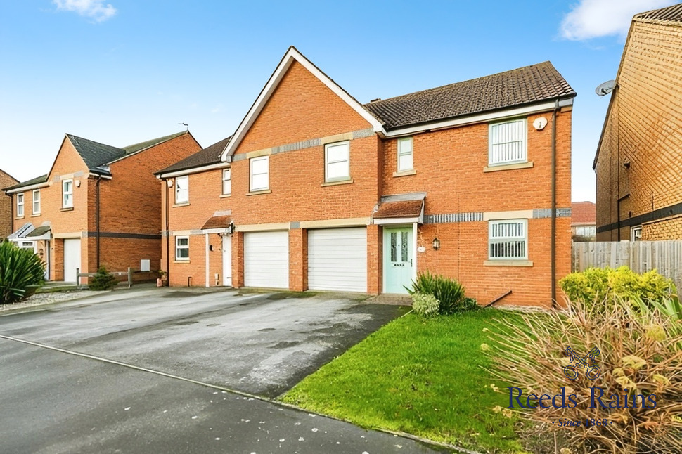 Main image of 4 bedroom Semi Detached House for sale, Thamesbrook, Sutton-on-Hull, East Yorkshire, HU7