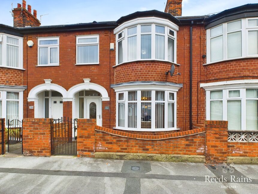 3 bedroom Mid Terrace House for sale