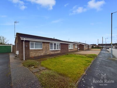 Winchester Avenue, 3 bedroom Semi Detached Bungalow for sale, £160,000