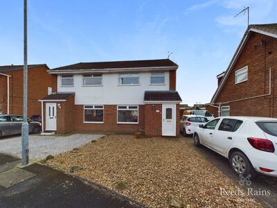 Hathersage Road, 3 bedroom Semi Detached House for sale, £175,000