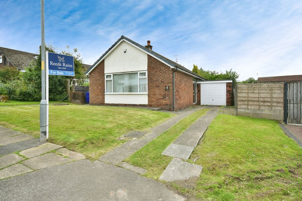 2 bedroom Detached Bungalow for sale