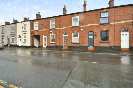 Lumn Road, 2 bedroom Mid Terrace House for sale, £120,000