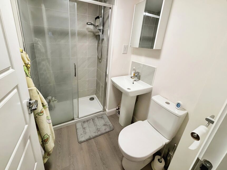 En-Suite Shower Room / wc