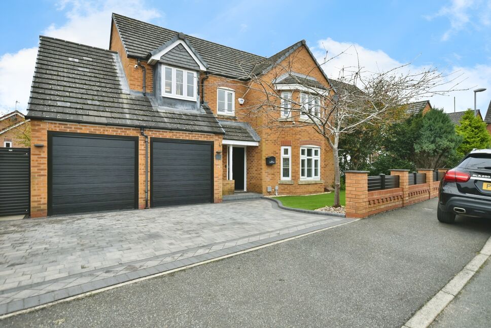 4 bedroom Detached House for sale