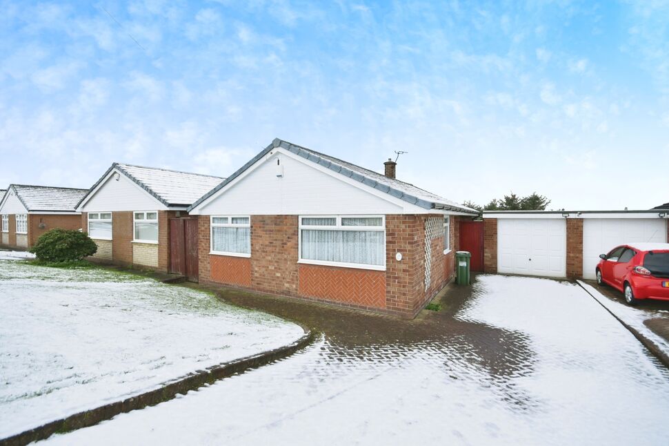 2 bedroom Detached Bungalow for sale