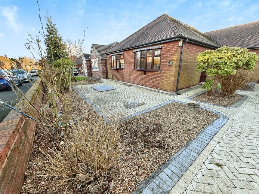 Main image of 4 bedroom  Bungalow to rent, Wynne Grove, Denton, Greater Manchester, M34