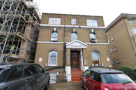 Seven Sisters Road, 2 bedroom  Flat to rent, £2,250 pcm