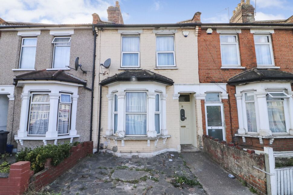 Main image of 3 bedroom Mid Terrace House for sale, Ley Street, Ilford, IG1