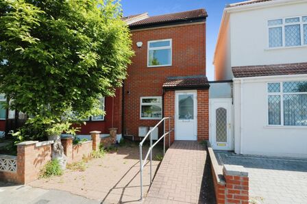 Littlemoor Road, 3 bedroom Mid Terrace House for sale, £400,000