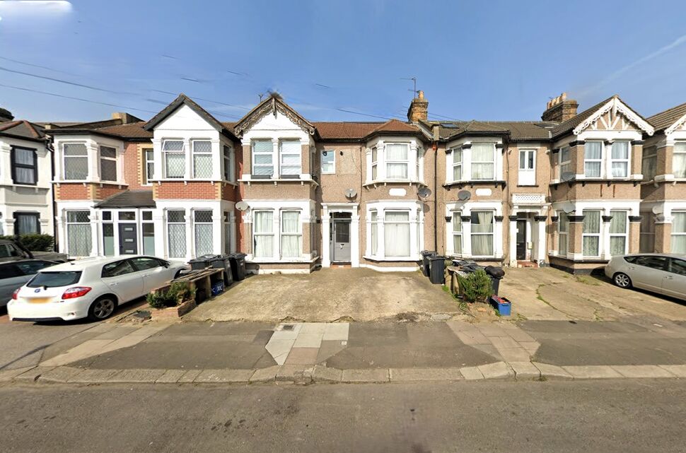 Main image of 1 bedroom  Flat for sale, Ingleby Road, Ilford, IG1