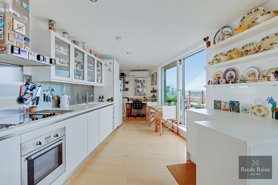 Kitchen / Breakfast Area