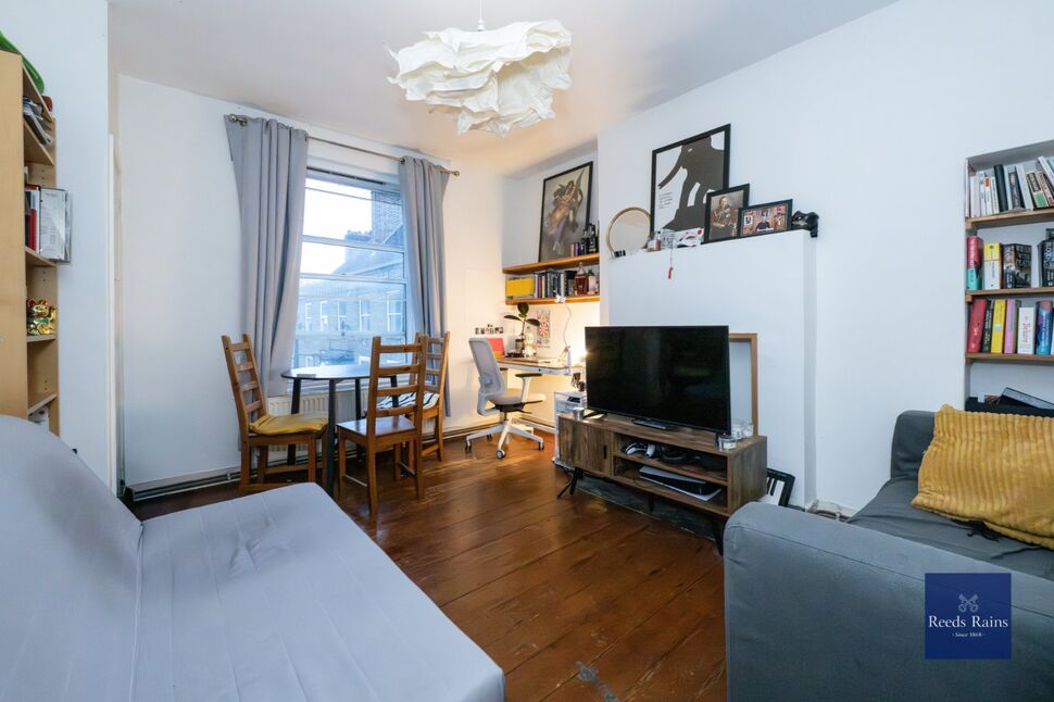 Main image of 1 bedroom  Flat for sale, Cosser Street, London, SE1