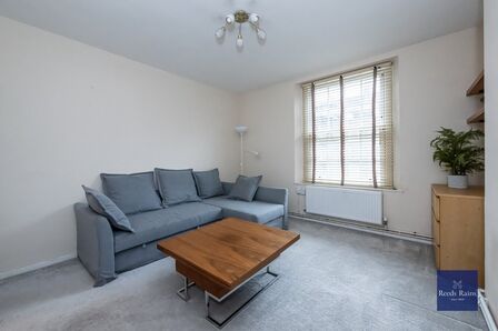 Lambeth Walk, 1 bedroom  Flat to rent, £1,800 pcm